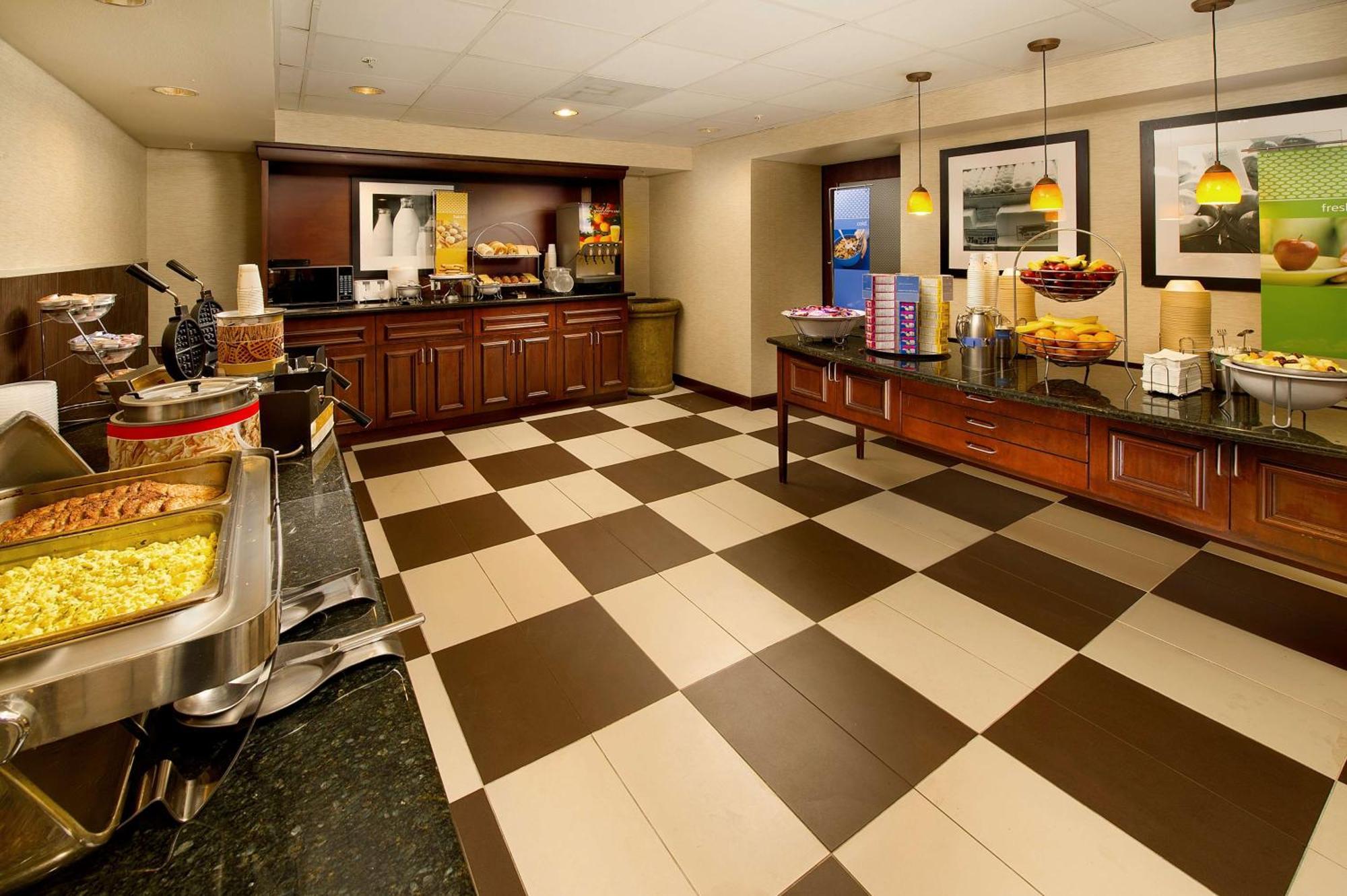 Hampton Inn And Suites San Antonio Airport Εξωτερικό φωτογραφία