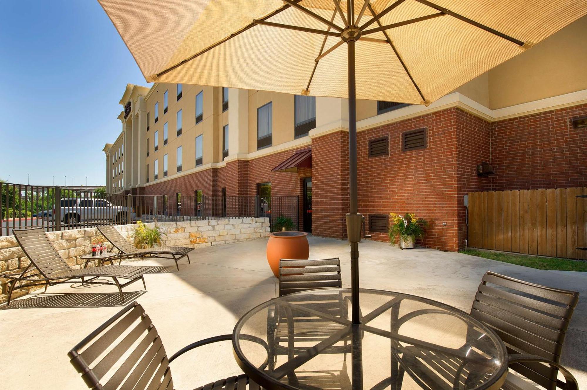 Hampton Inn And Suites San Antonio Airport Εξωτερικό φωτογραφία