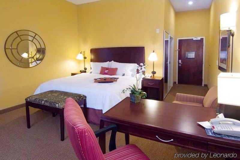 Hampton Inn And Suites San Antonio Airport Δωμάτιο φωτογραφία