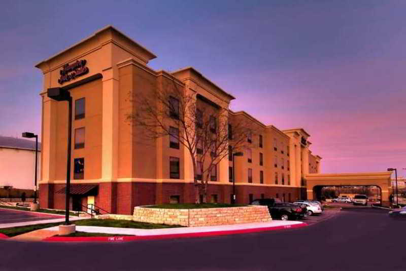Hampton Inn And Suites San Antonio Airport Εξωτερικό φωτογραφία